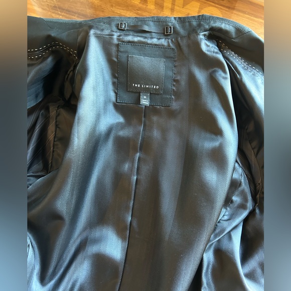 The Limited 2 piece black suit - Picture 4 of 15